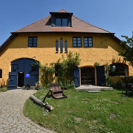 Rustic Style In With Garden Apartment Buschenhagen