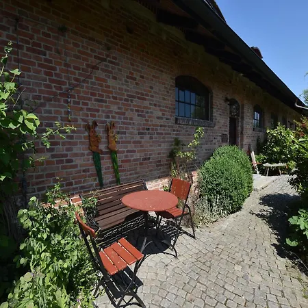 Rustic-style In With Garden Apartment Buschenhagen