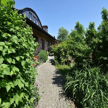 Rustic-style In With Garden