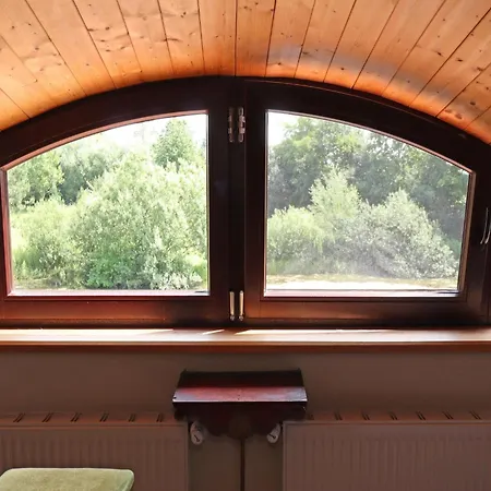 Rustic-style In With Garden Apartment