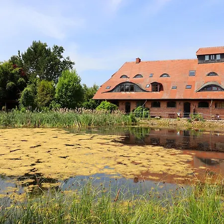 Διαμέρισμα Rustic-style In With Garden