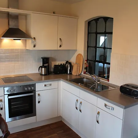 Διαμέρισμα Rustic-style In With Garden *
